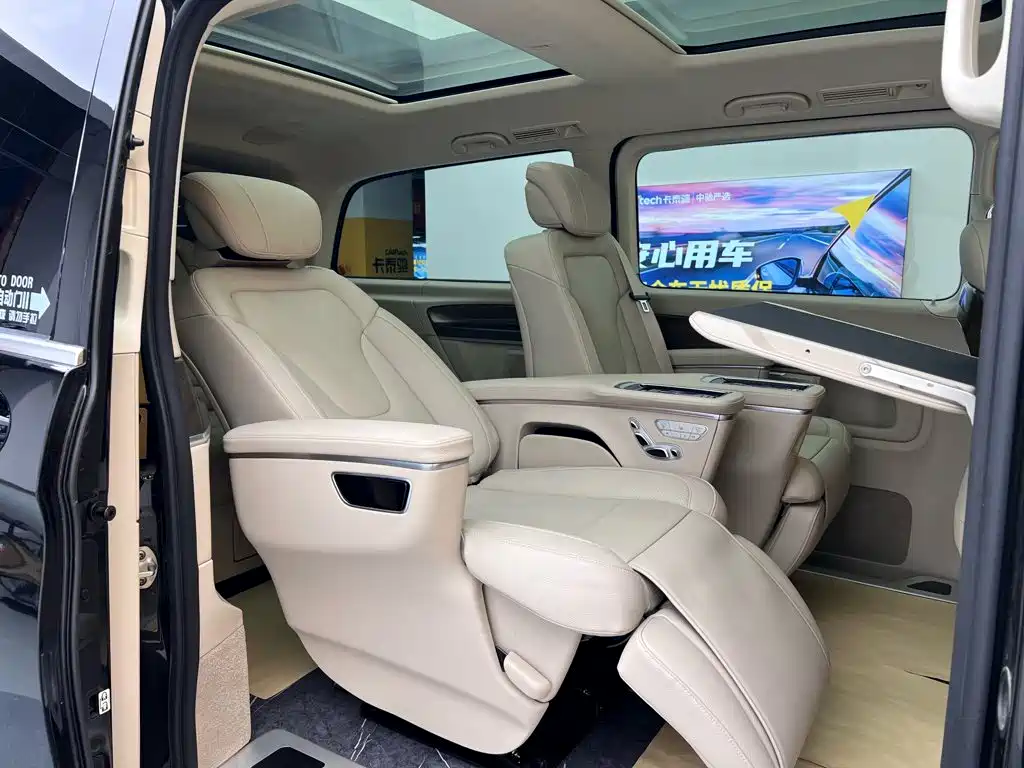 Mercedes-Benz V-Class — миниатюра 26