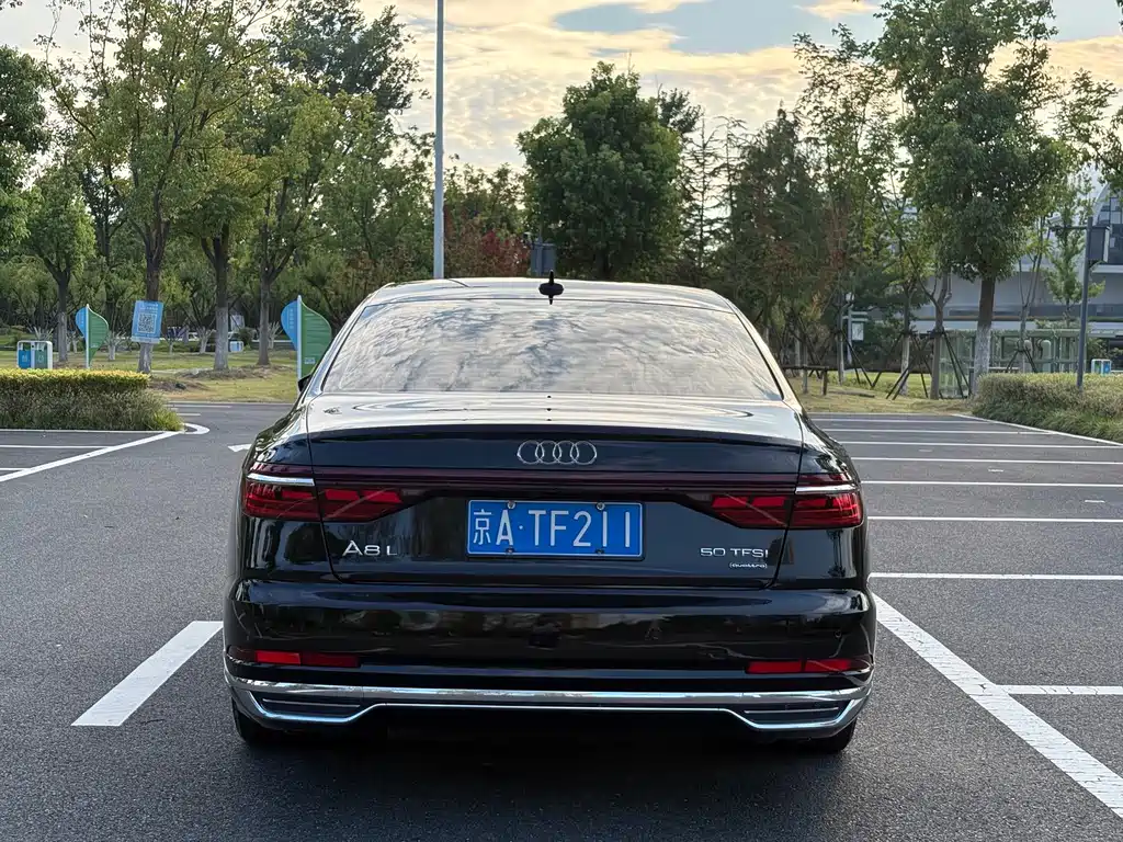 Audi A8 — миниатюра 5