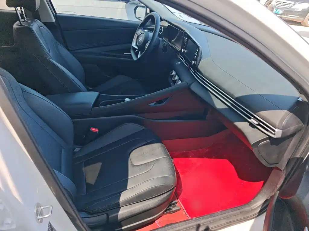 Hyundai Elantra — миниатюра 11