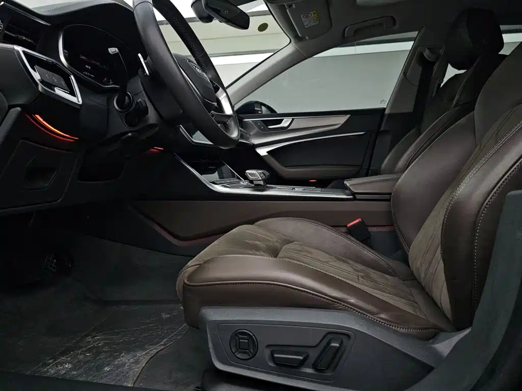 Audi A7L — миниатюра 9