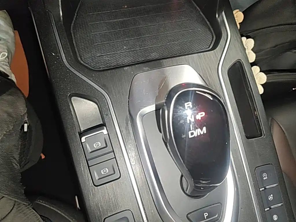 Wey Wey VV5 — миниатюра 14