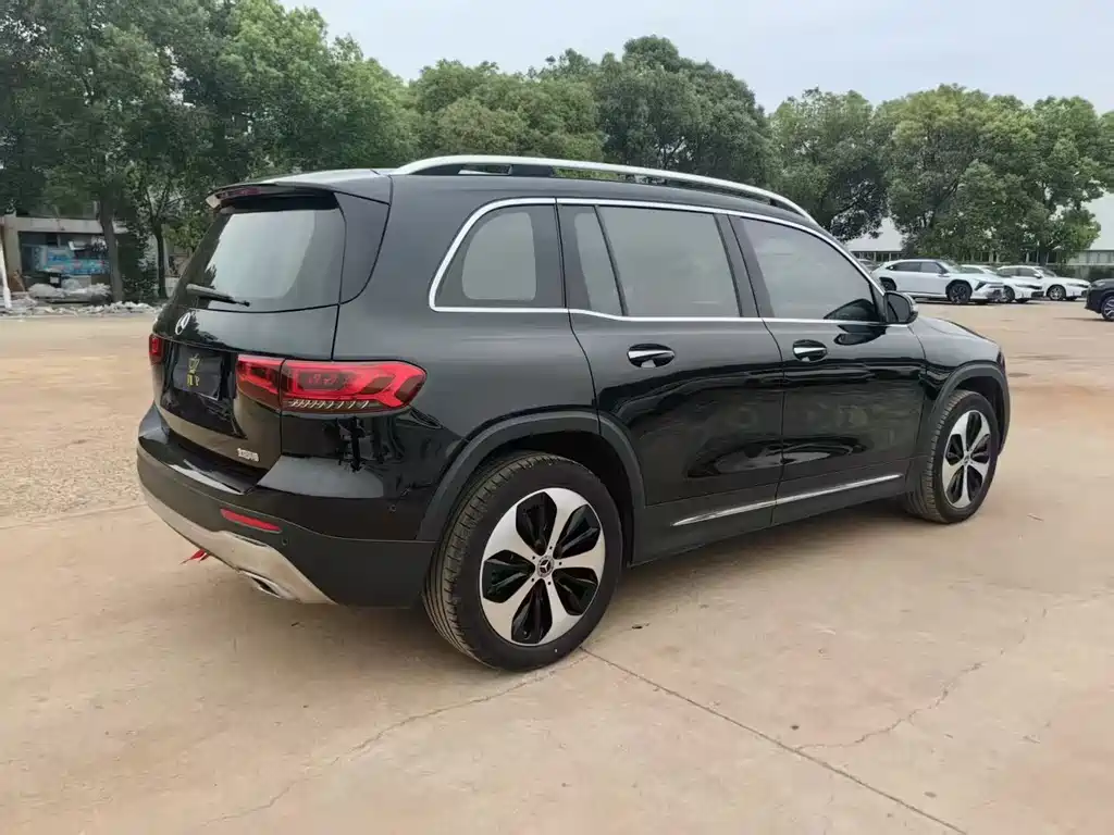 Mercedes-Benz GLB — миниатюра 8