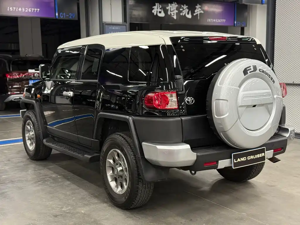 Toyota FJ Cruiser FJ 2011 4.0L
