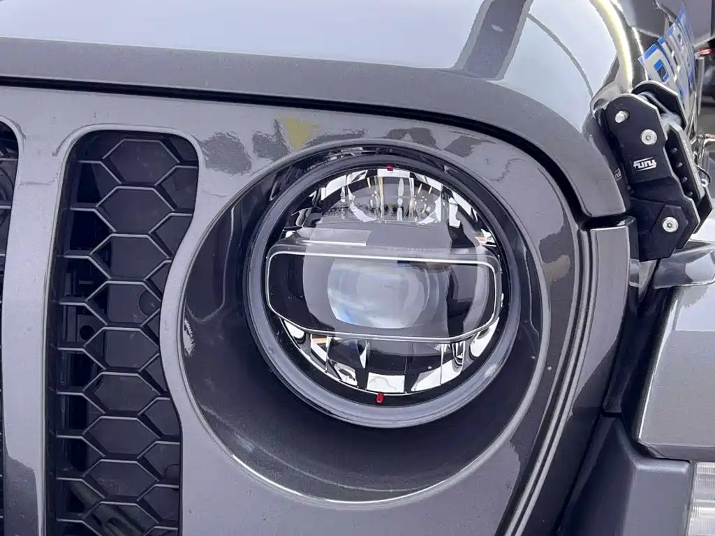Jeep Wrangler PHEV — миниатюра 12