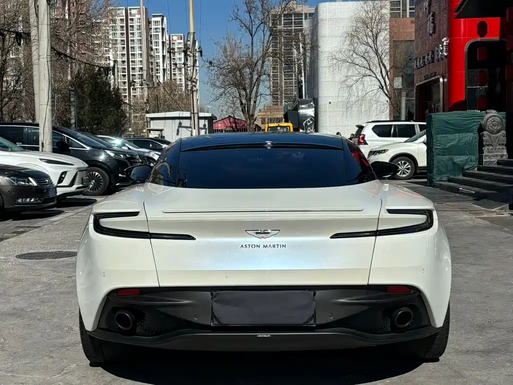 Aston Martin DB11 2019 4.0T V8 Coupe