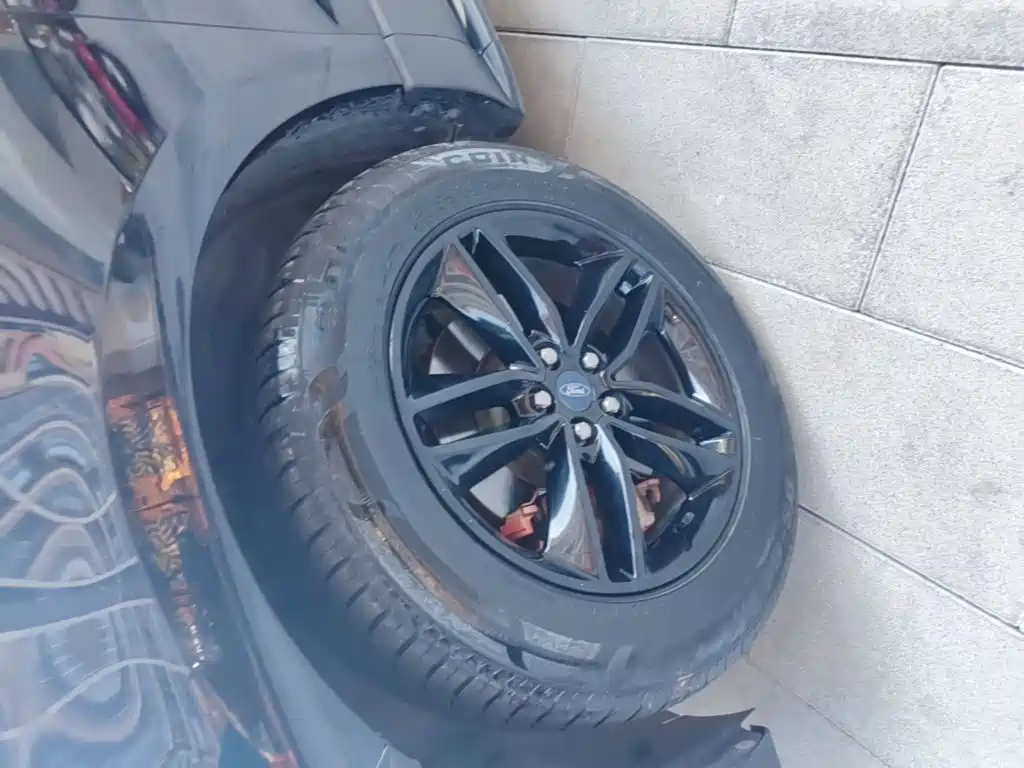 Ford Edge — миниатюра 23