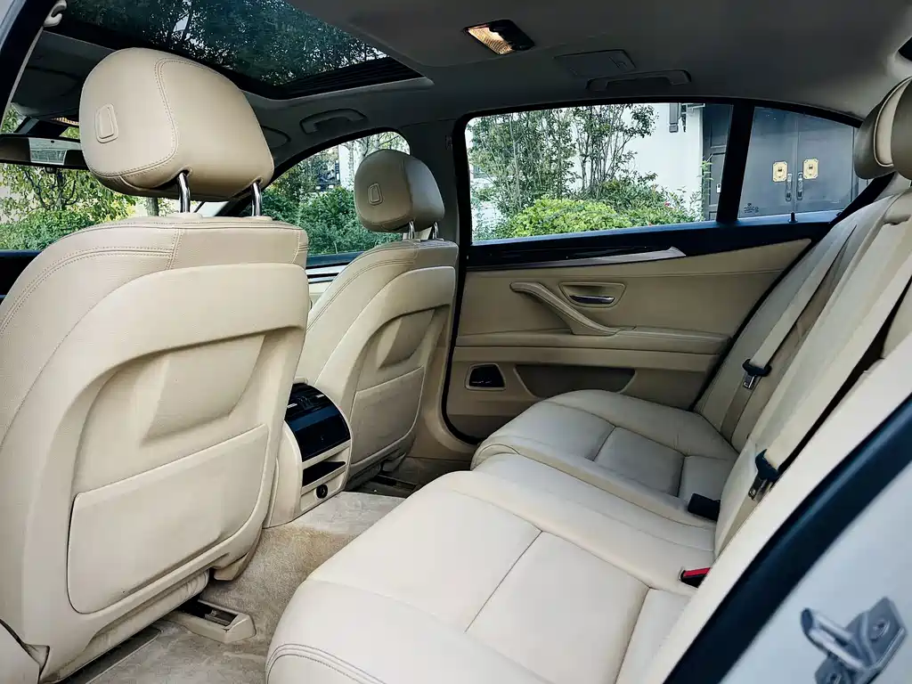 BMW 5 Series — миниатюра 15