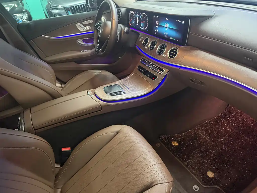 Mercedes-Benz E-Class — миниатюра 13