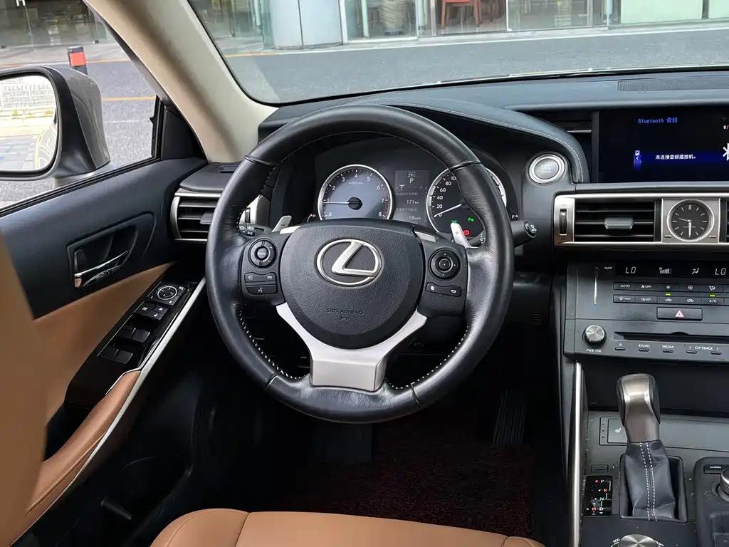 Lexus IS — миниатюра 16