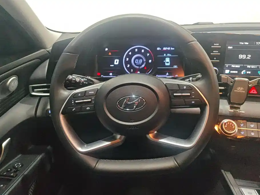 Hyundai Elantra - фото 15