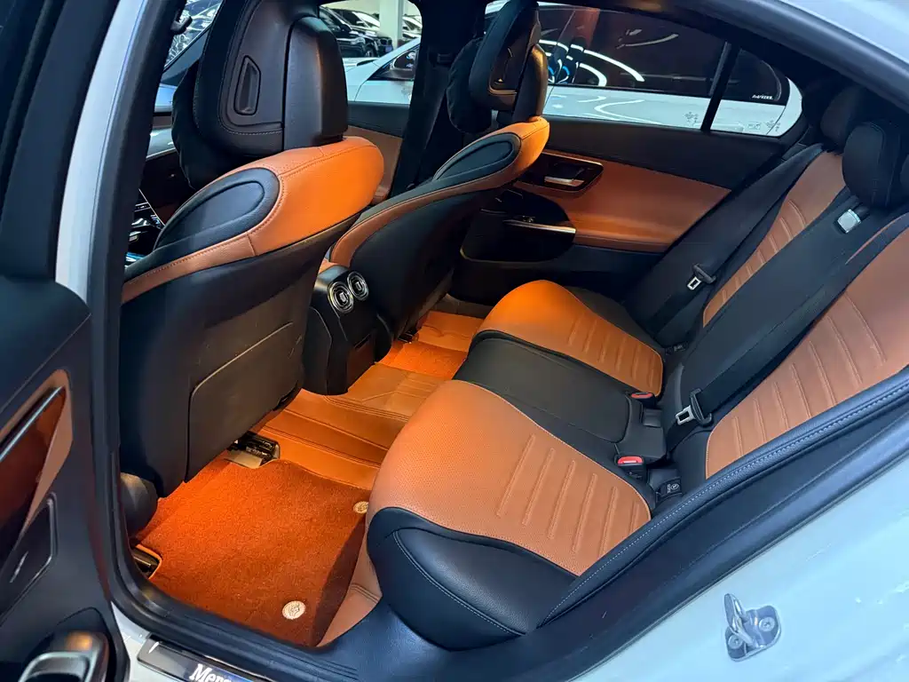 Mercedes-Benz C-Class — миниатюра 10