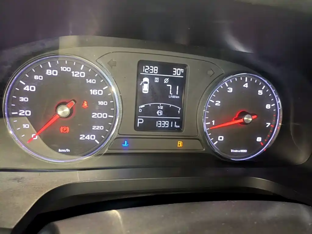 Roewe i6 Classic — миниатюра 12