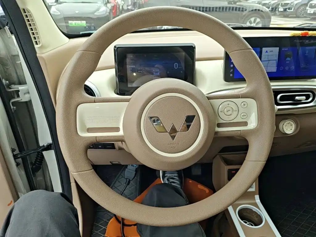 Wuling MINIEV — миниатюра 11