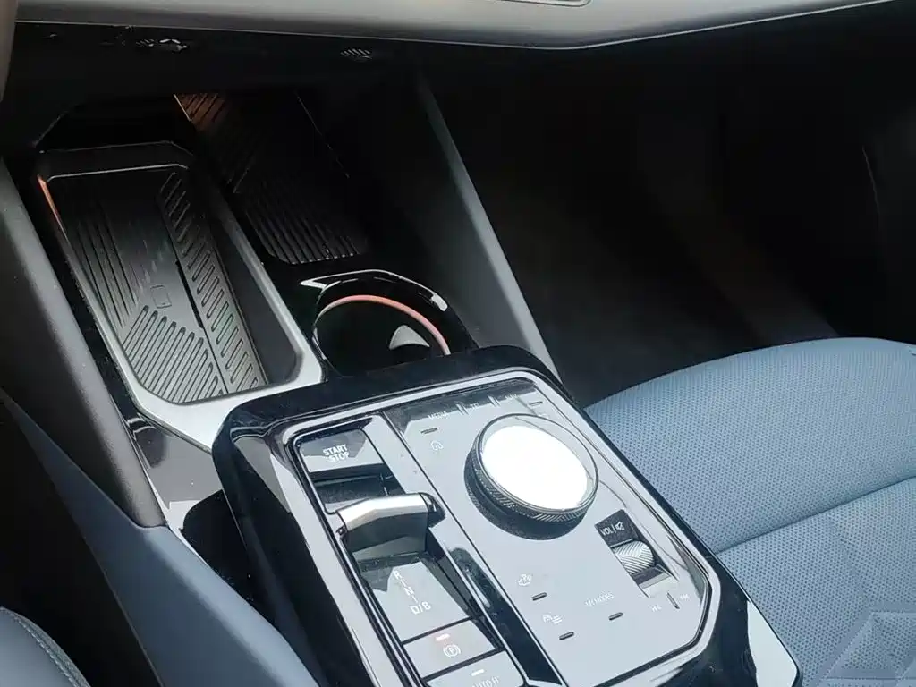 BMW i5 — миниатюра 11