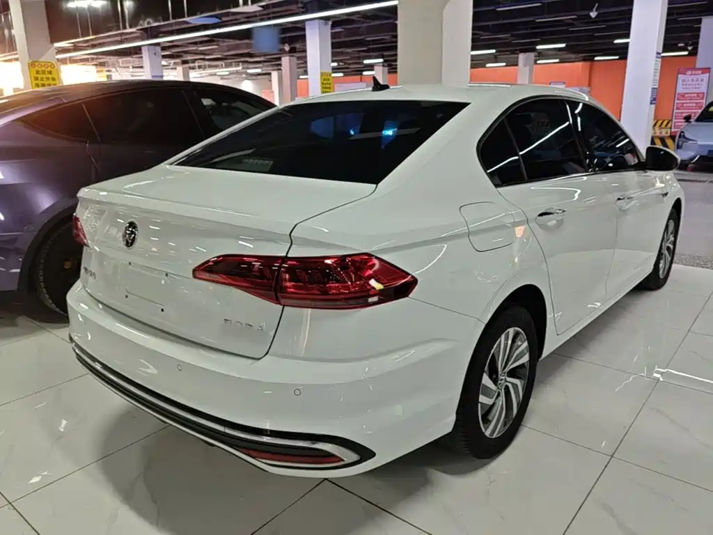 Volkswagen Bora — миниатюра 7