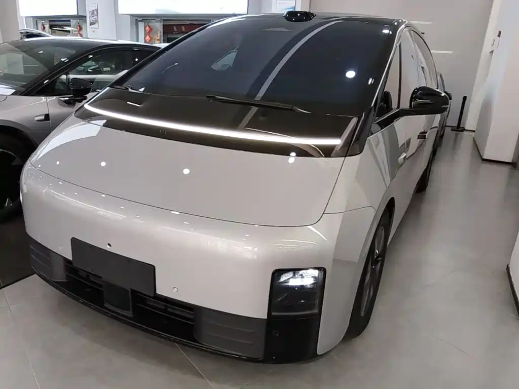 Li Auto Li MEGA — миниатюра 2