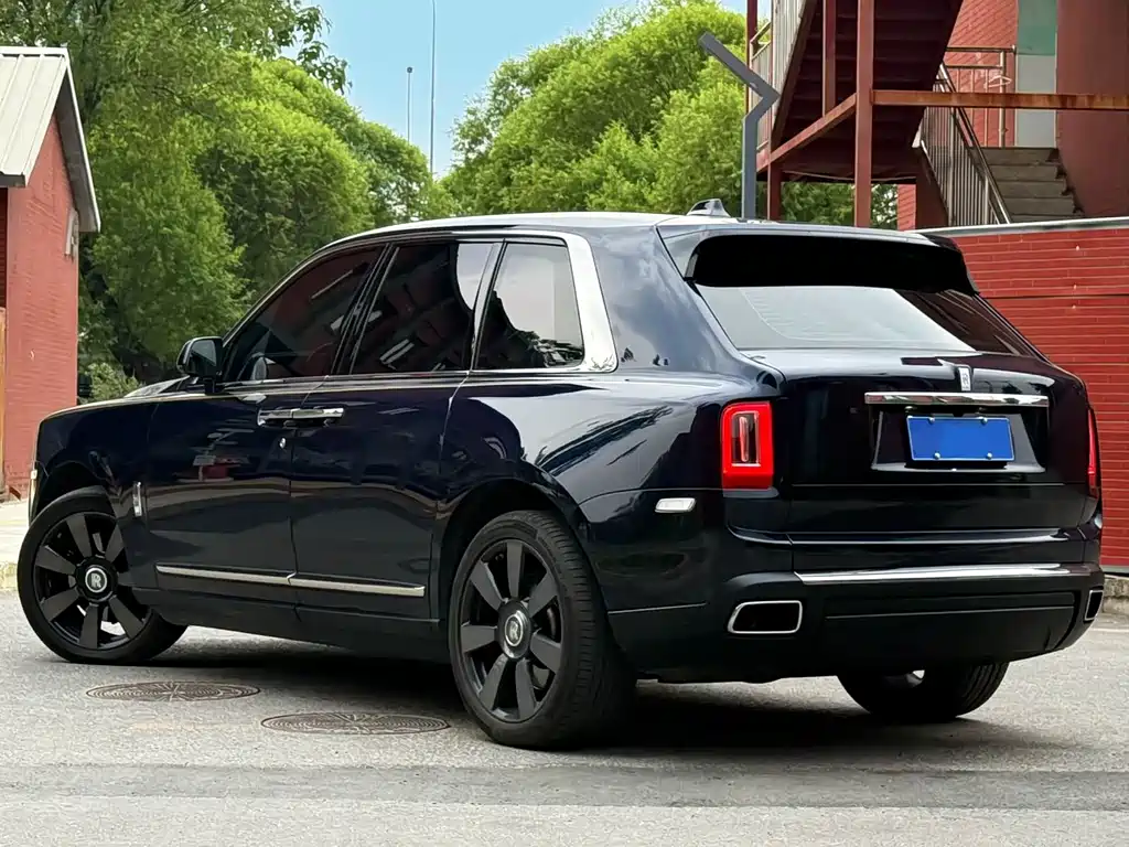 Rolls-Royce Cullinan 2018 мест