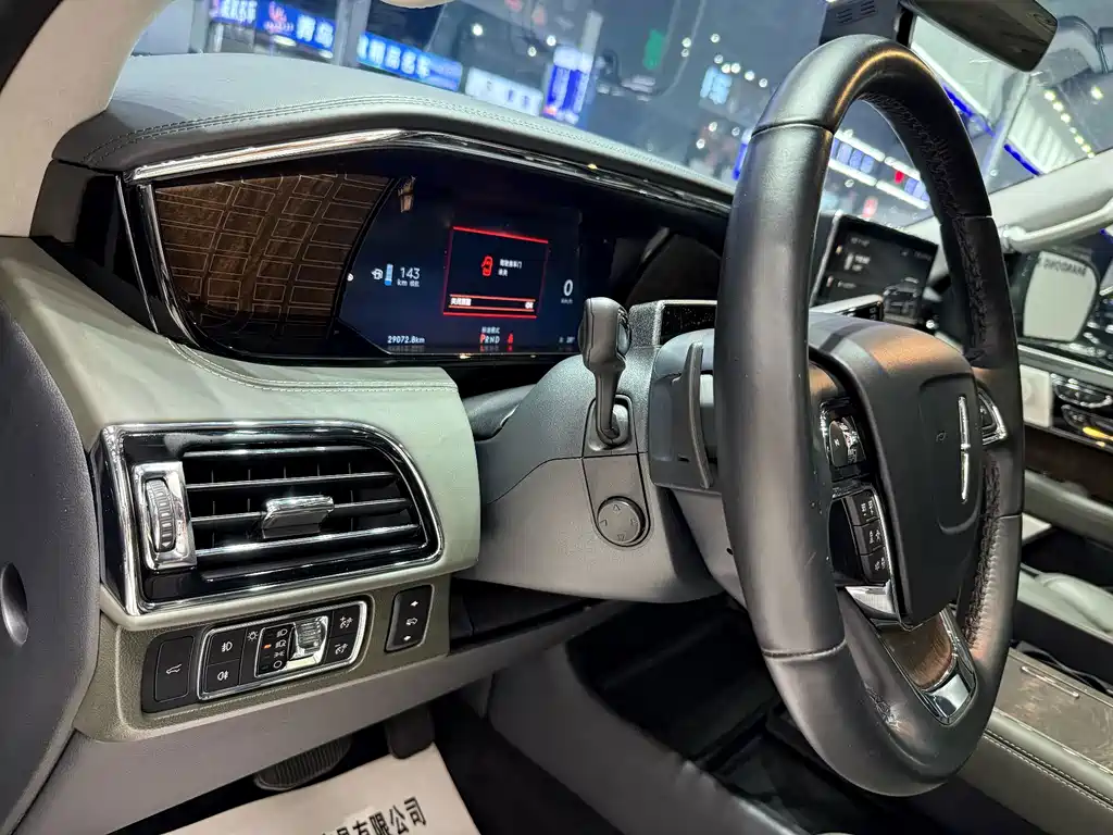 Lincoln Navigator — миниатюра 5