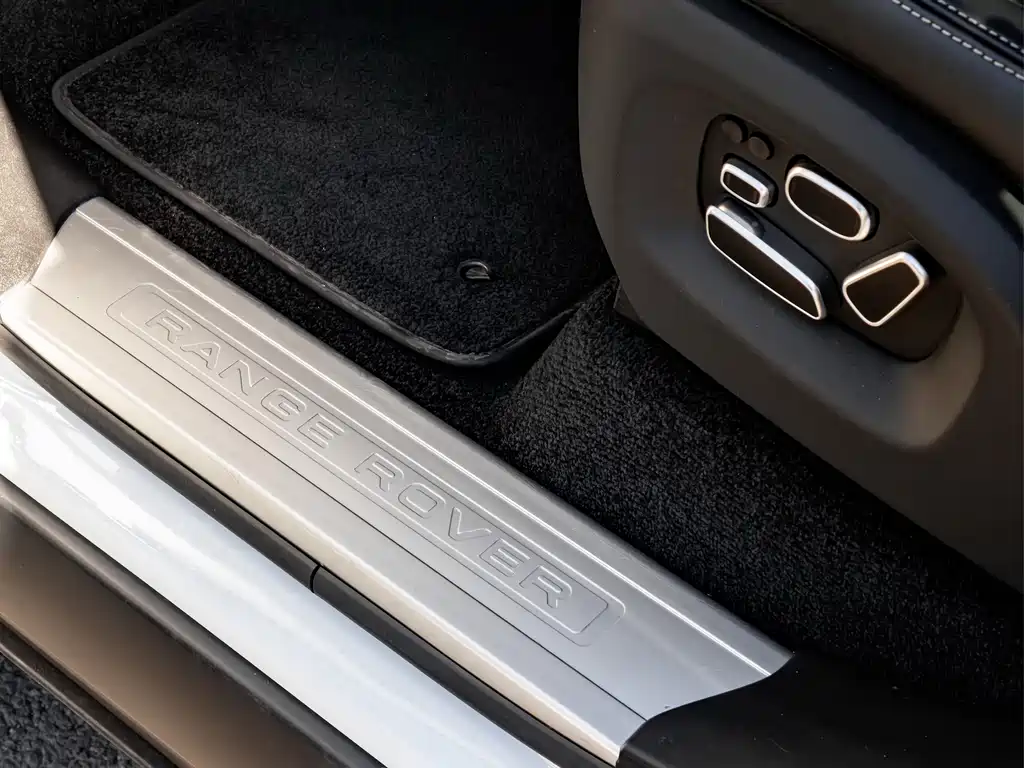 Land Rover Range Rover — миниатюра 9