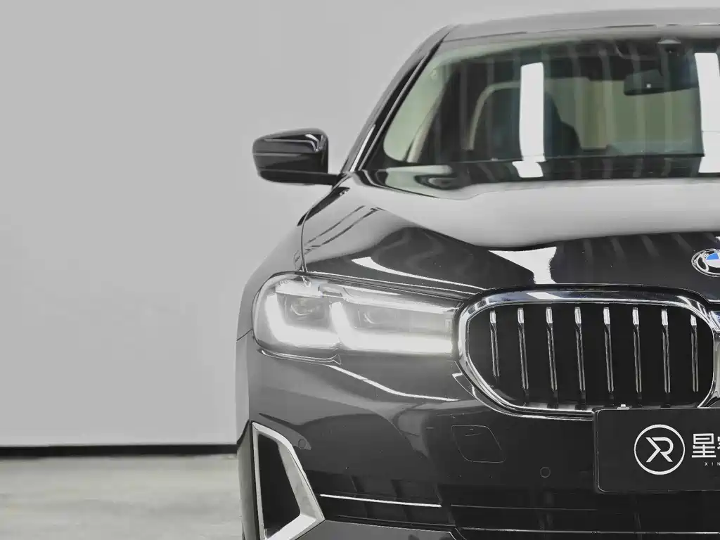 BMW 5 Series — миниатюра 10