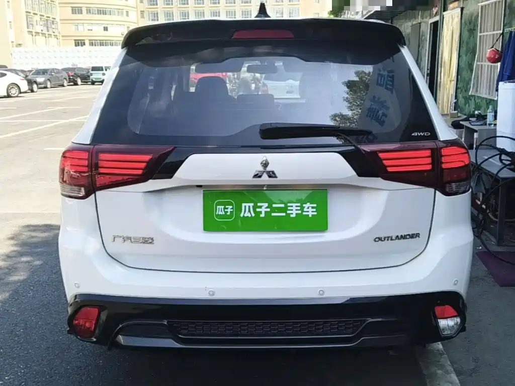 Mitsubishi Outlander — миниатюра 6