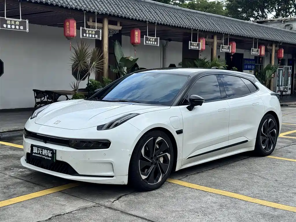 Zeekr 001
