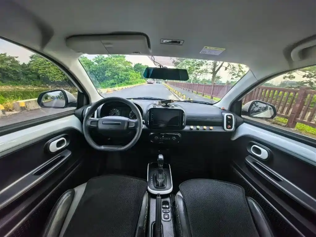 Roewe Clever 2021 302km