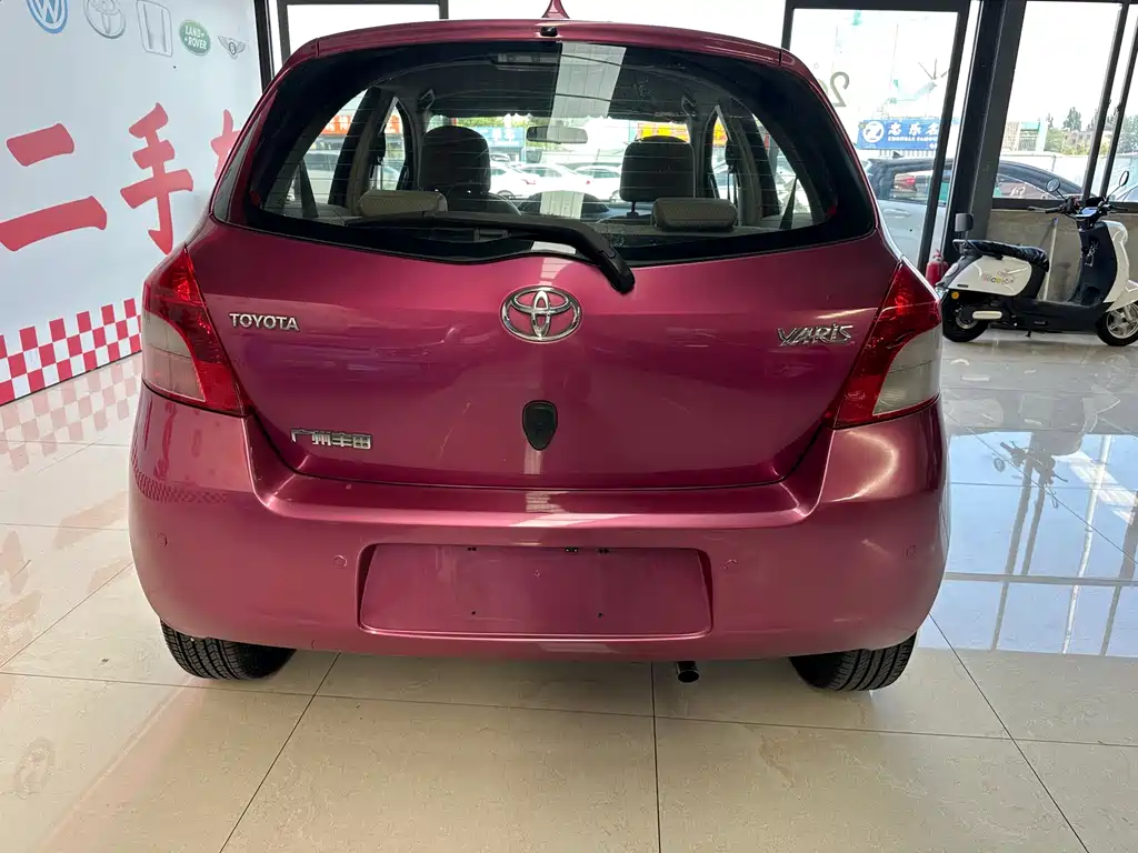 Toyota Yaris — миниатюра 13