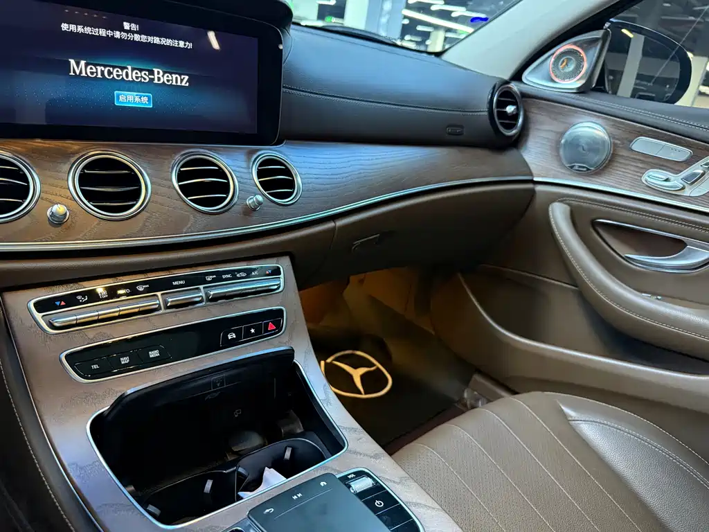Mercedes-Benz E-Class — миниатюра 8