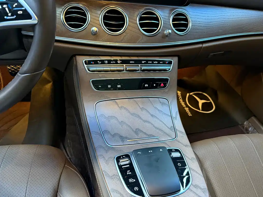 Mercedes-Benz E-Class — миниатюра 9