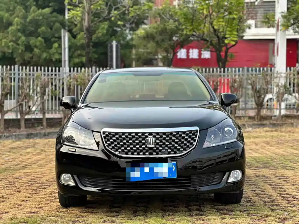 Toyota Crown — миниатюра 2