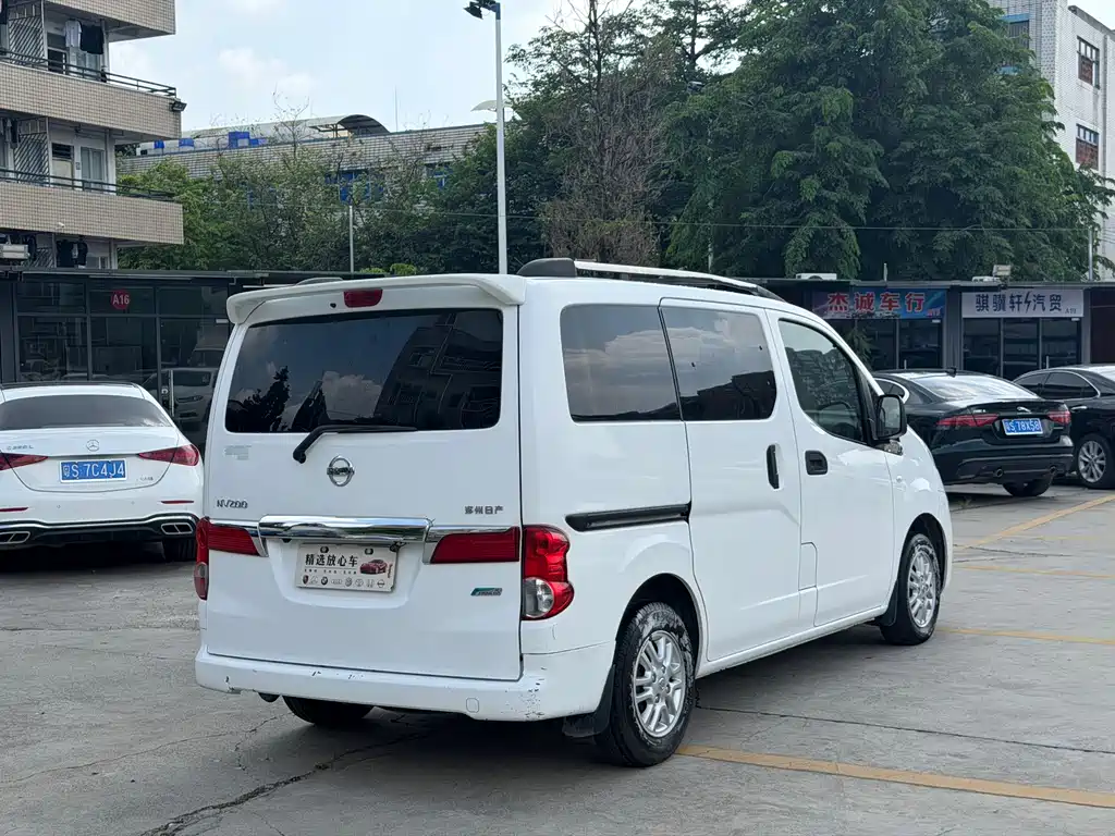 Nissan NV200 — миниатюра 6