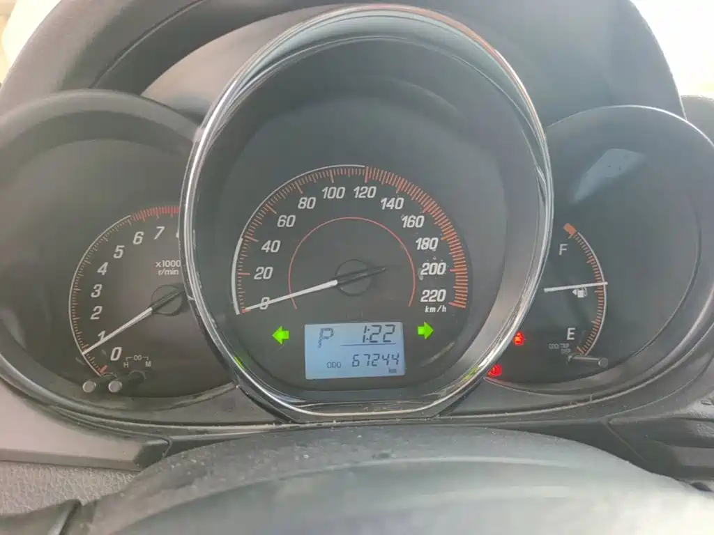 Toyota Yaris L — миниатюра 12