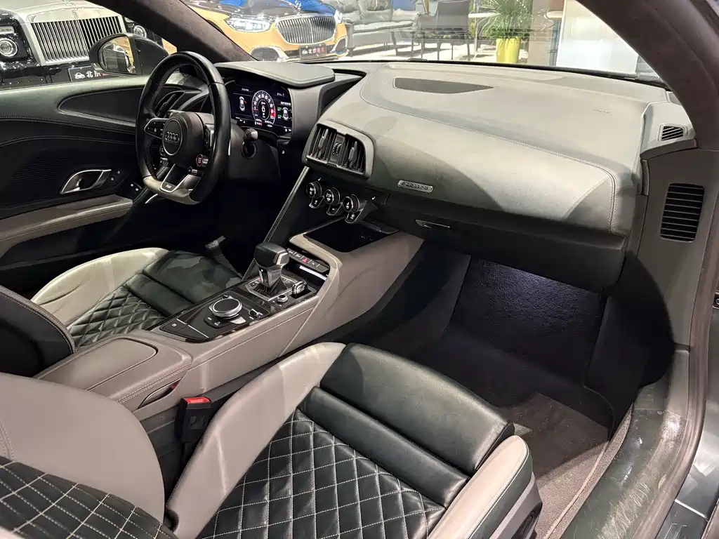 Audi R8 — миниатюра 24