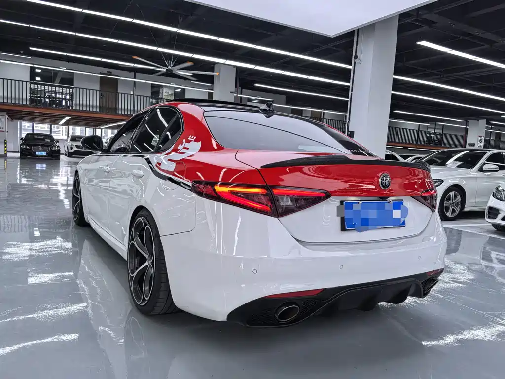 Alfa Romeo Giulia — миниатюра 20