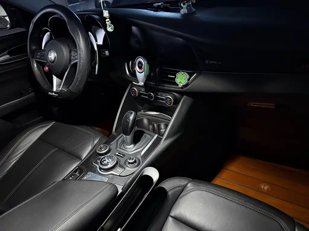 Alfa Romeo Giulia — миниатюра 12