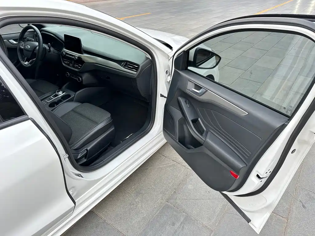 Ford Focus — миниатюра 19