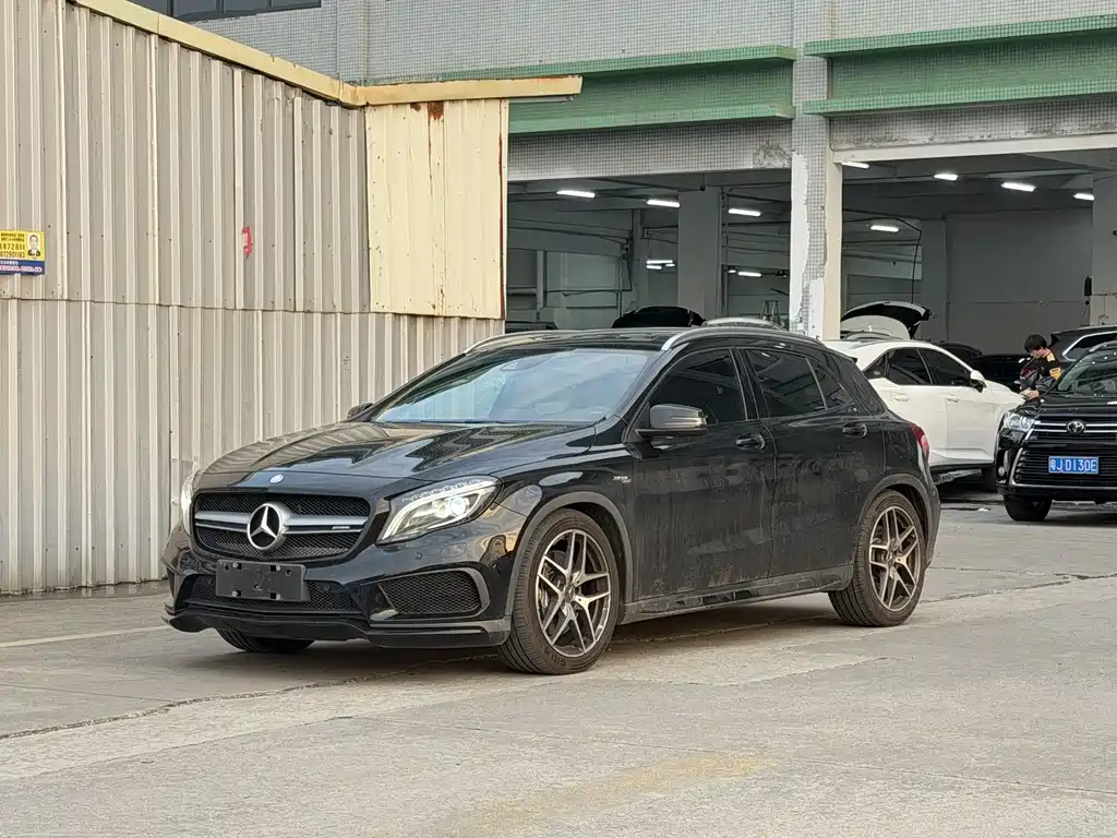 Mercedes-Benz GLA AMG 2016