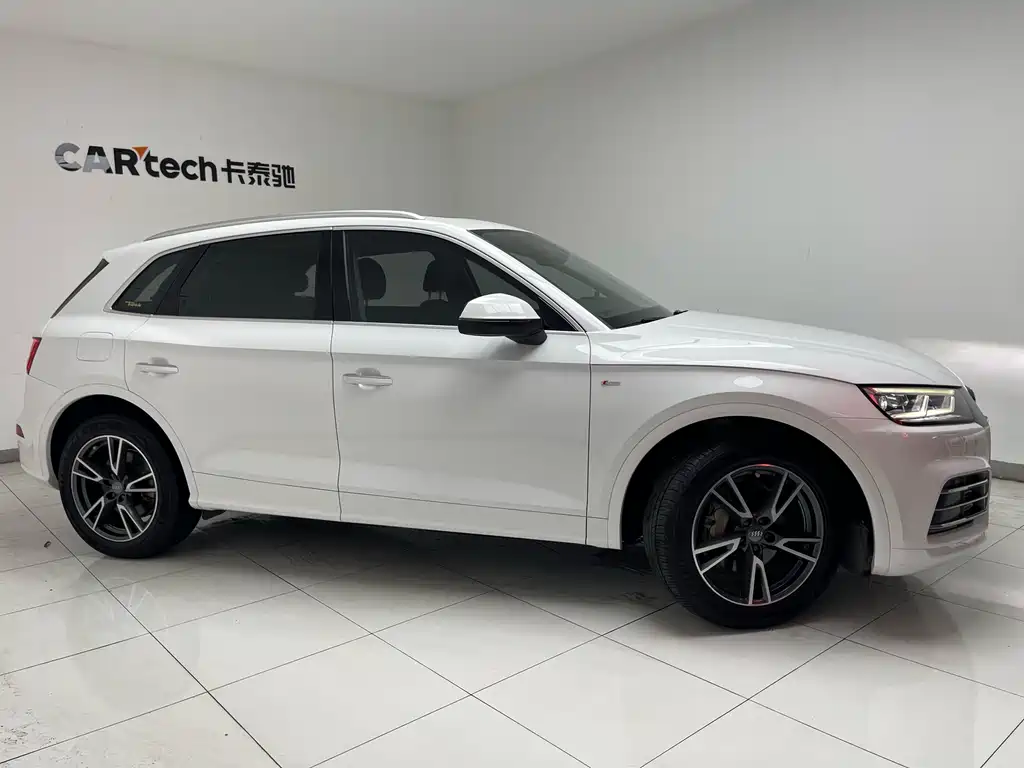 AUDI  Q5L