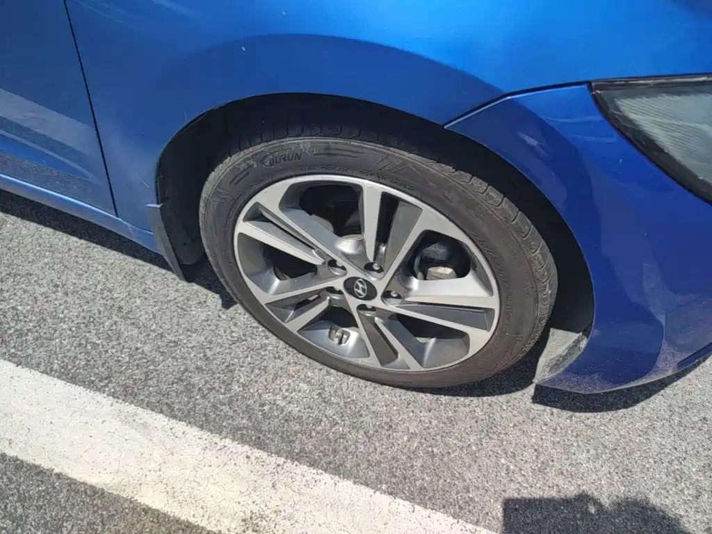 Hyundai Elantra — миниатюра 14