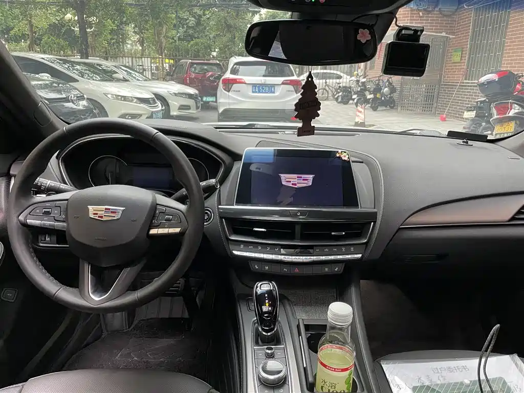 Cadillac CT5 — миниатюра 5