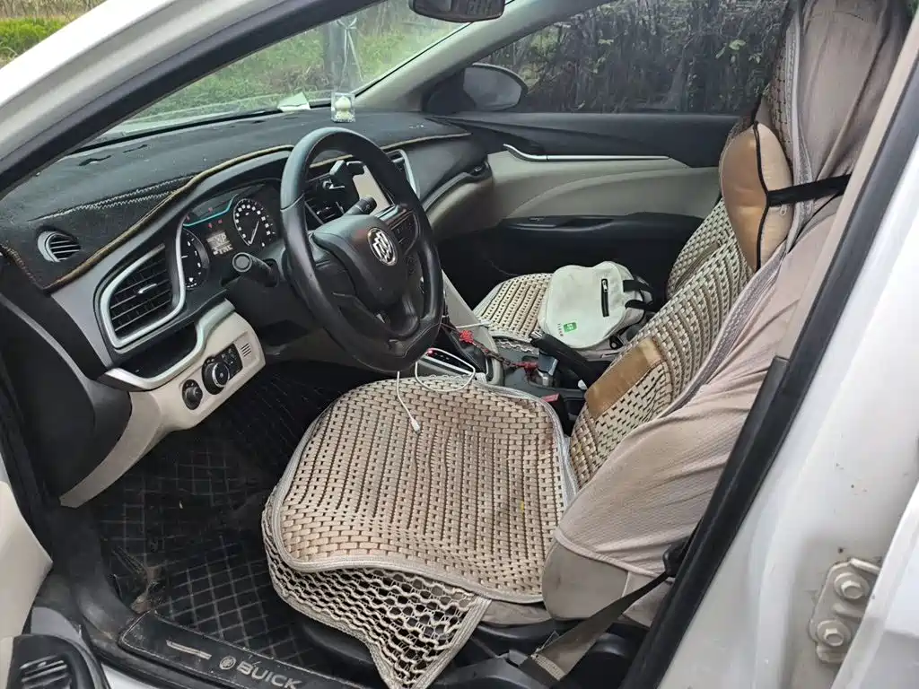 Buick Excelle — миниатюра 8