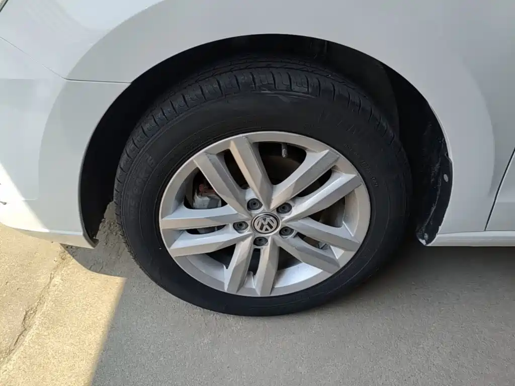 Volkswagen Jetta — миниатюра 23
