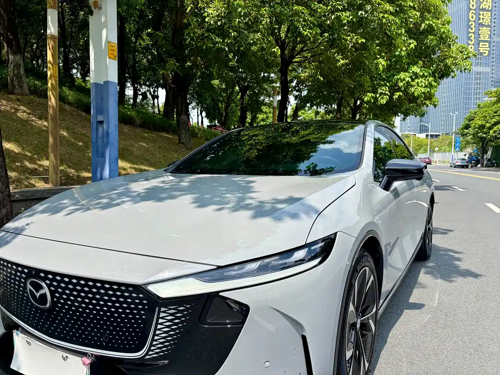 Mazda EZ-6 — миниатюра 5