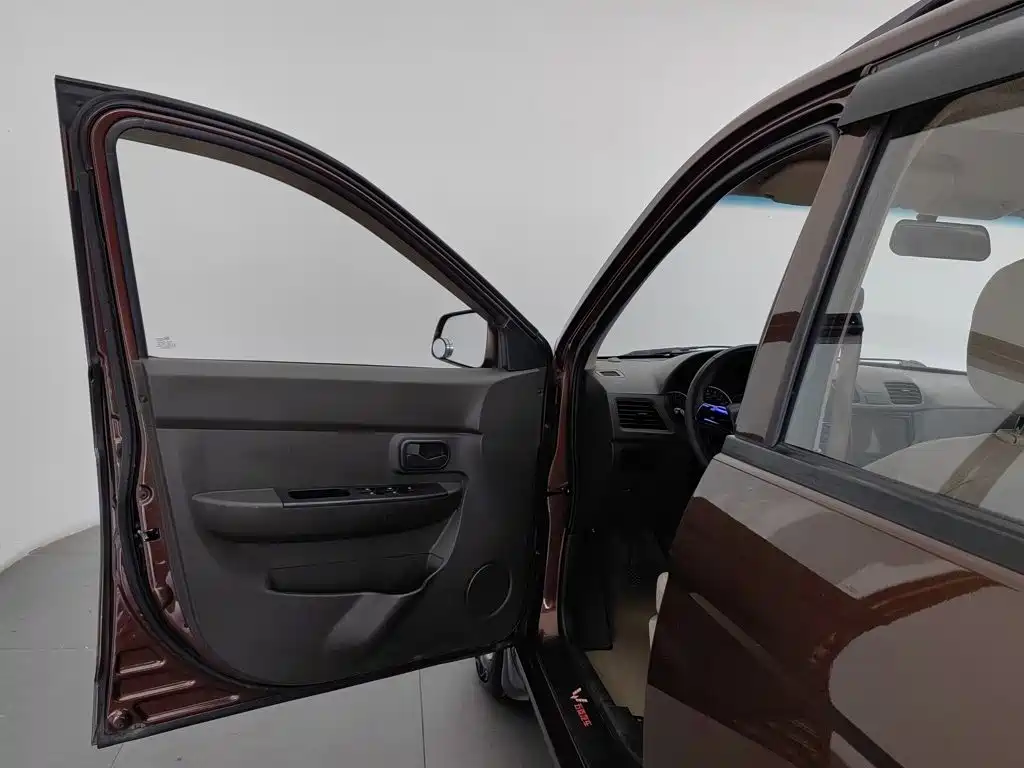 Wuling Hongguang — миниатюра 8