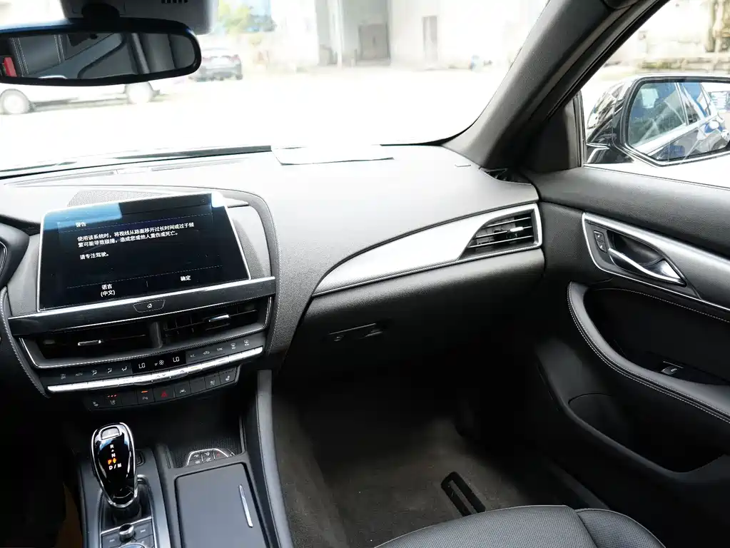 Cadillac CT5 — миниатюра 24