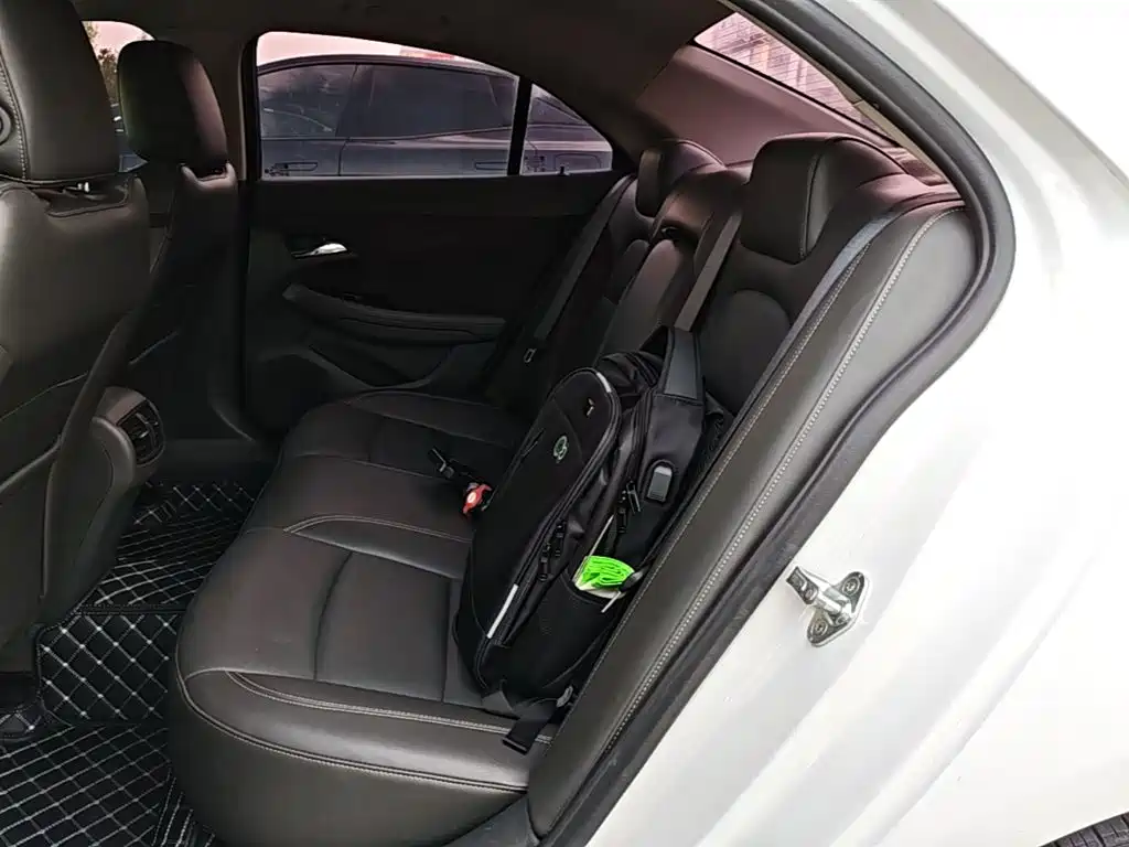 Chevrolet Malibu — миниатюра 17