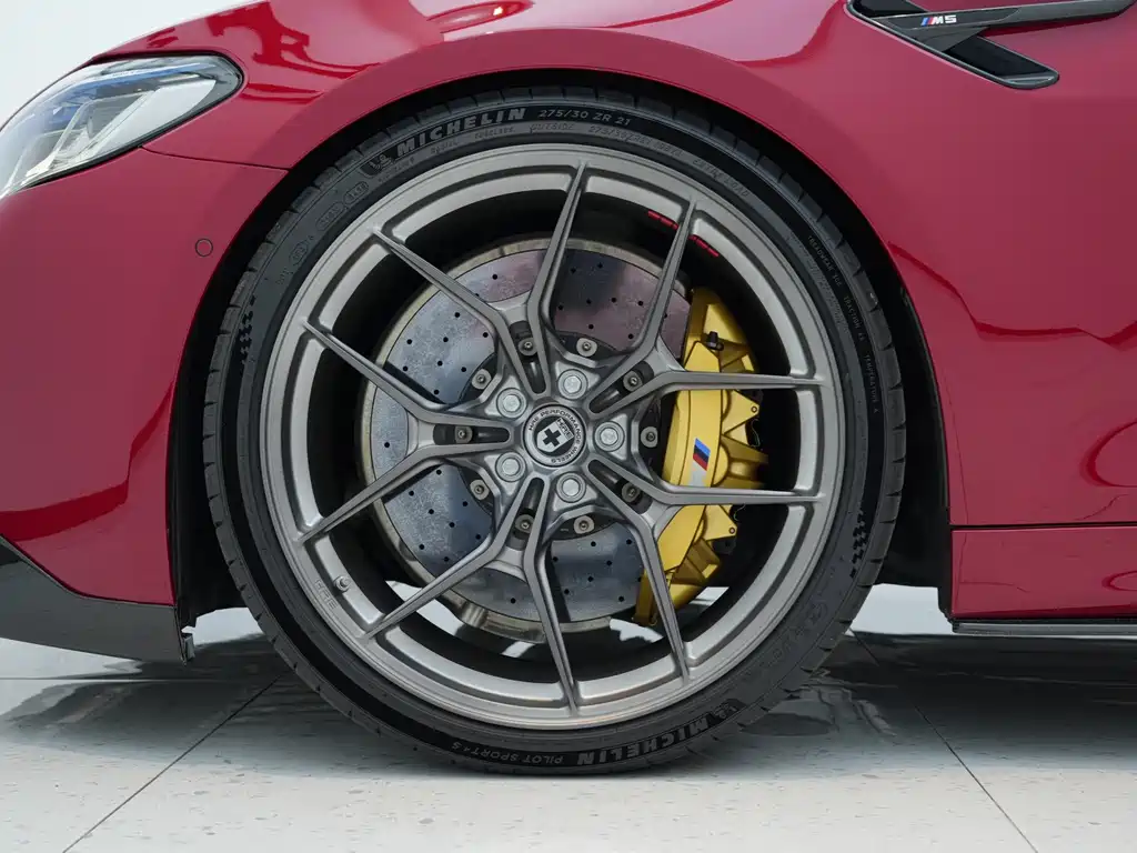 BMW M5 — миниатюра 7