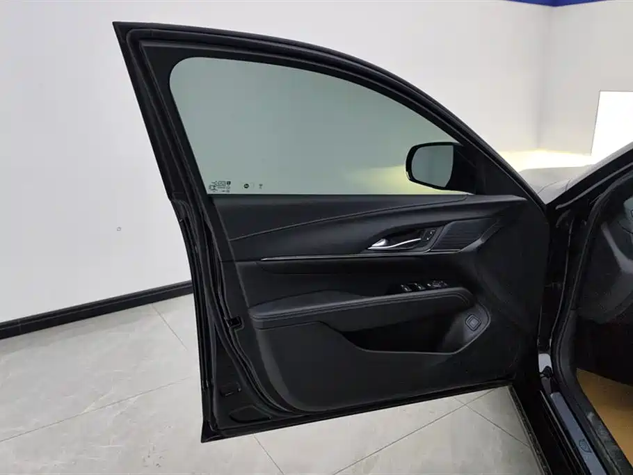 Cadillac CT4 2023 25T