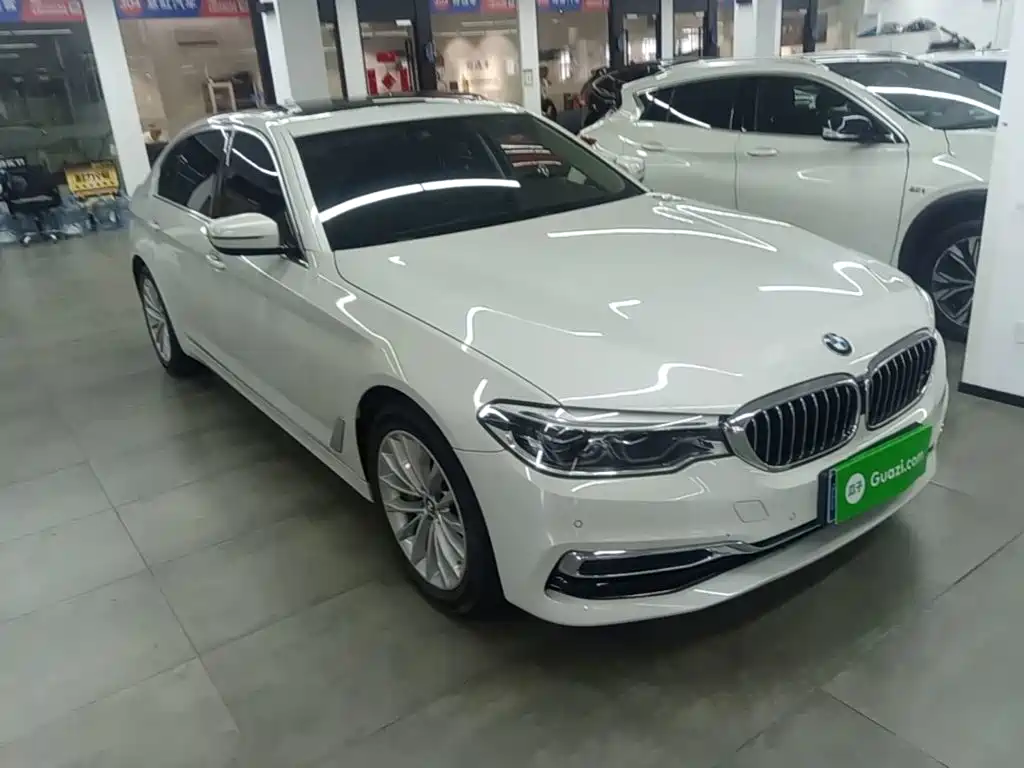 BMW 5 Series — миниатюра 4